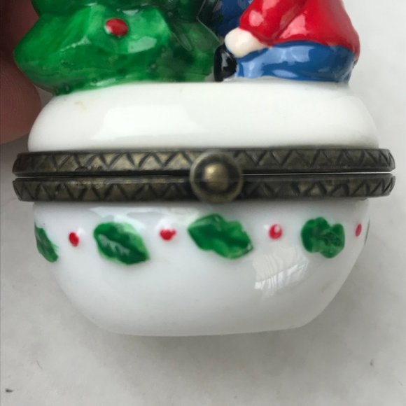 VINTAGE Porcelain Hinged Lid Trinket Box - Christmas Holiday Tree w/Children 3" - Picture 6 of 14